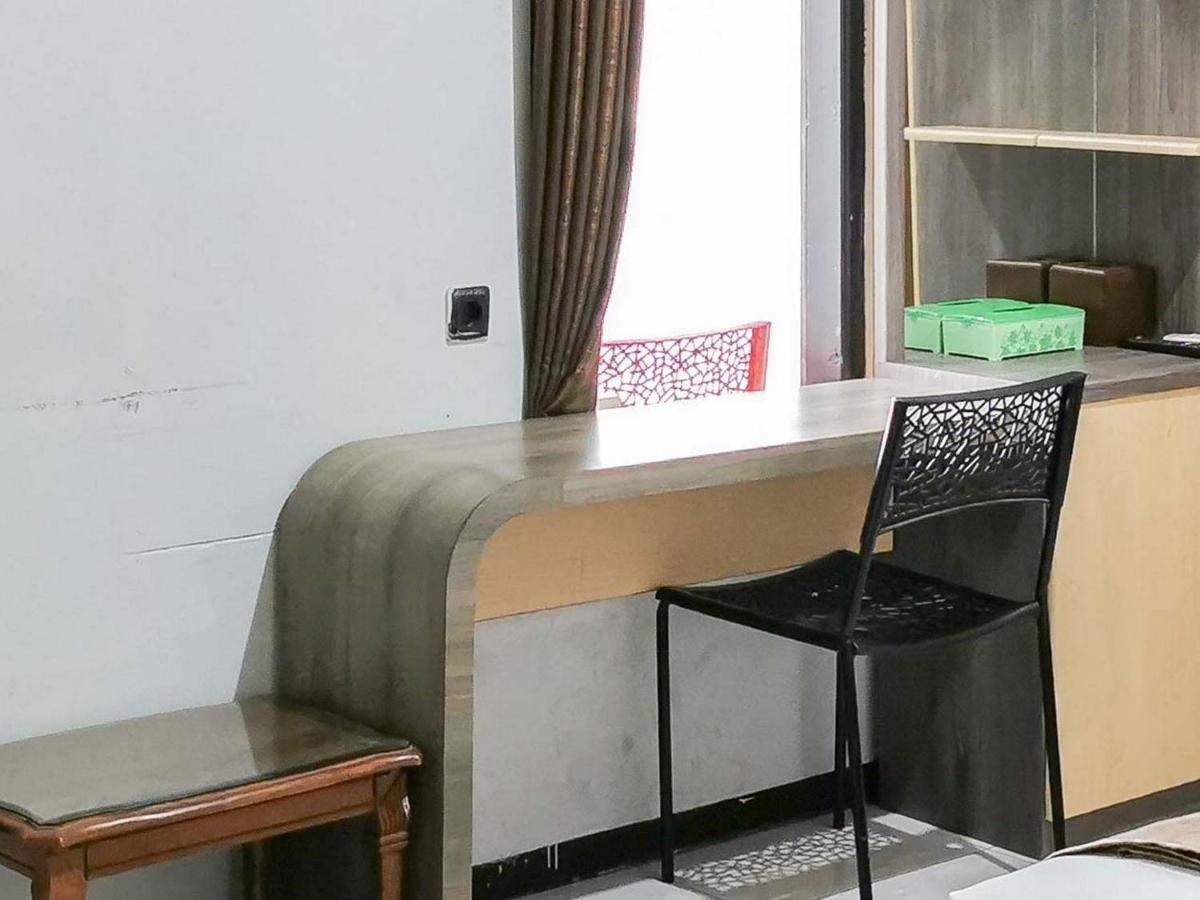 My Hommy Homestay Mitra Reddoorz Surabaya Bagian luar foto